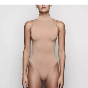 Skims Essential Mock Neck Sleeveles bodysuit w snap closure gusset size 4x5x NWT